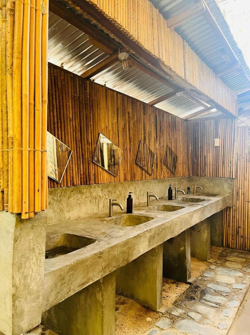 Oia Beach Hostel - Ел Нидо Екстериор снимка