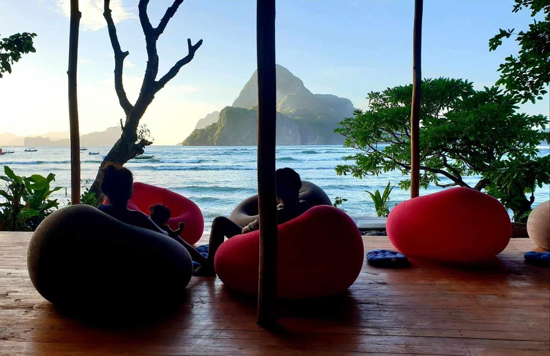 Oia Beach Hostel - Ел Нидо Екстериор снимка